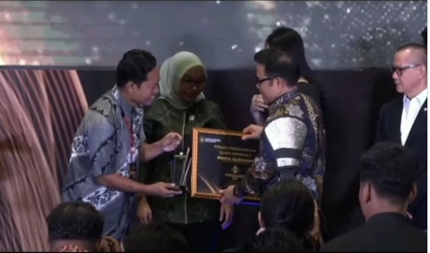 Dosen Nobel Indonesia Raih Juara Harapan II Mandaya Awards
